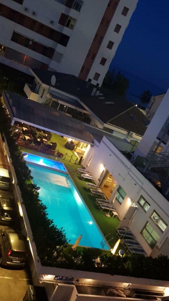 Hotel City Hotel